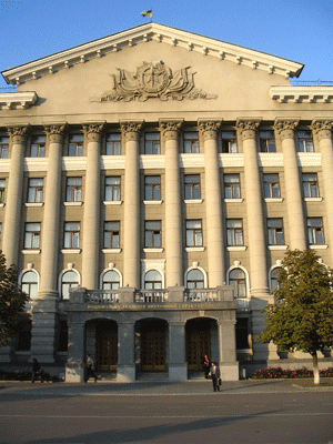 Центральный корпус Киевского национального университета внутренних дел (пл. Соломенская, 1)